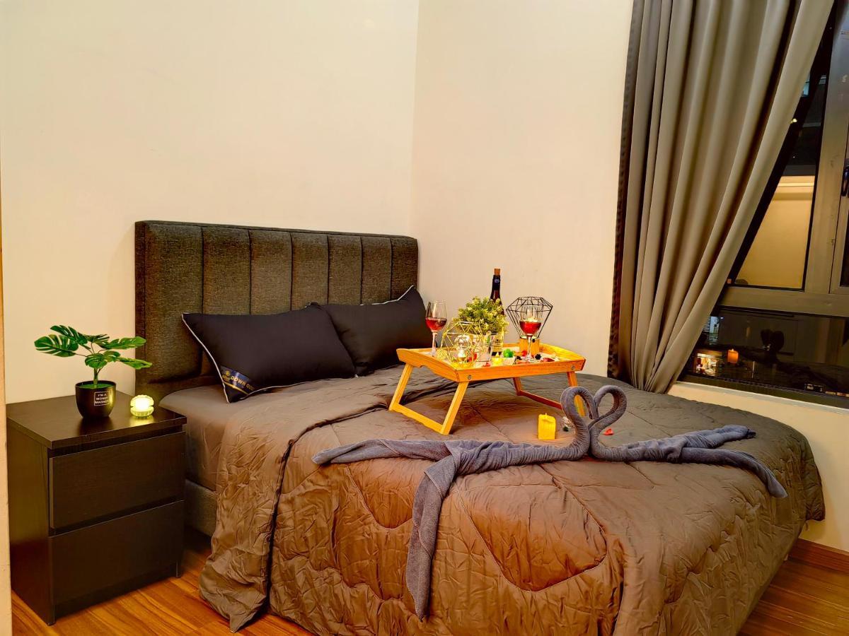 Petalz Luxury 10pax Mid Valley Old Klang Road Oug Klang Kl Kuala Lumpur