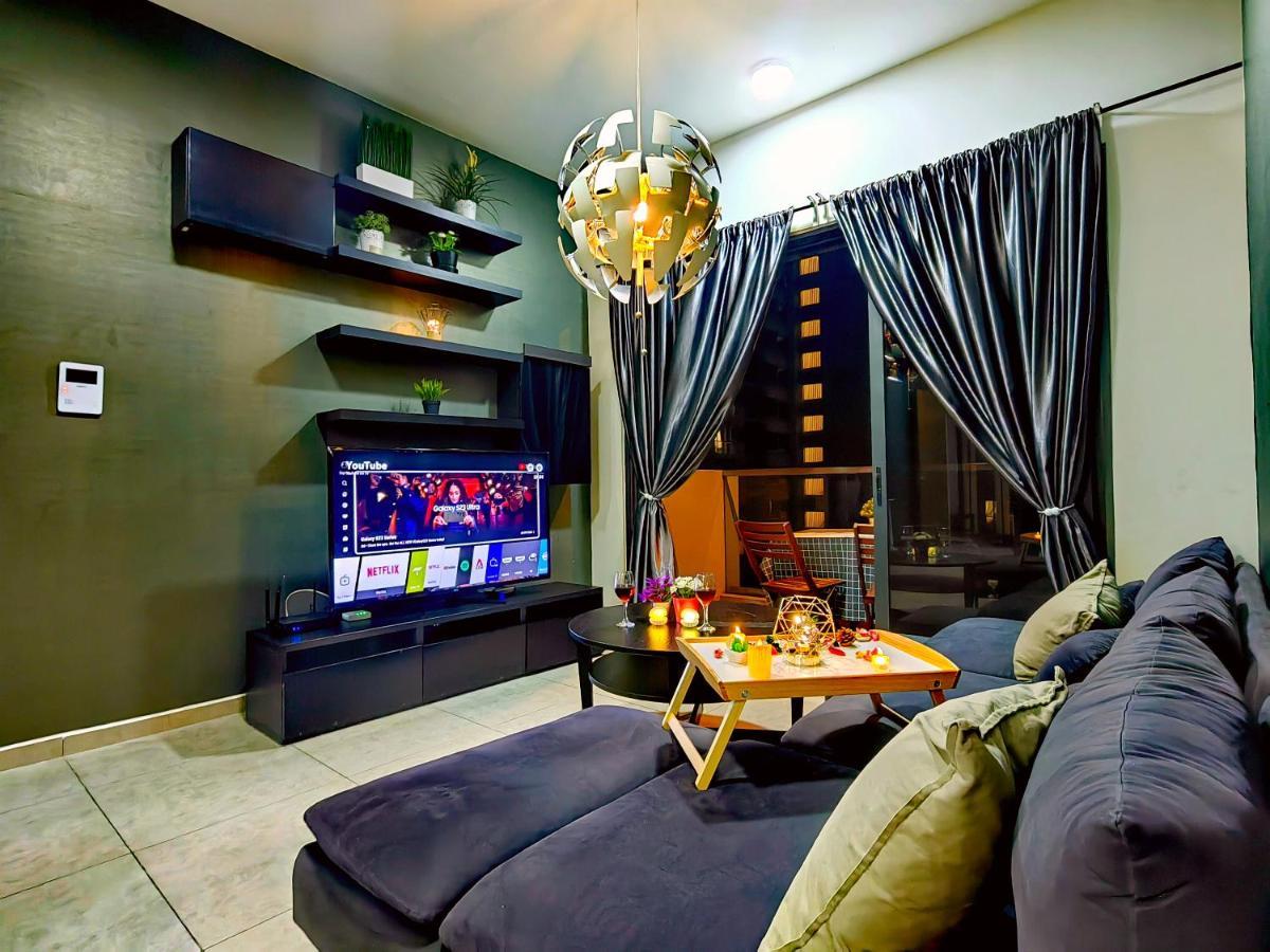 Petalz Luxury 10pax Mid Valley Old Klang Road Oug Klang Kl * Kuala Lumpur