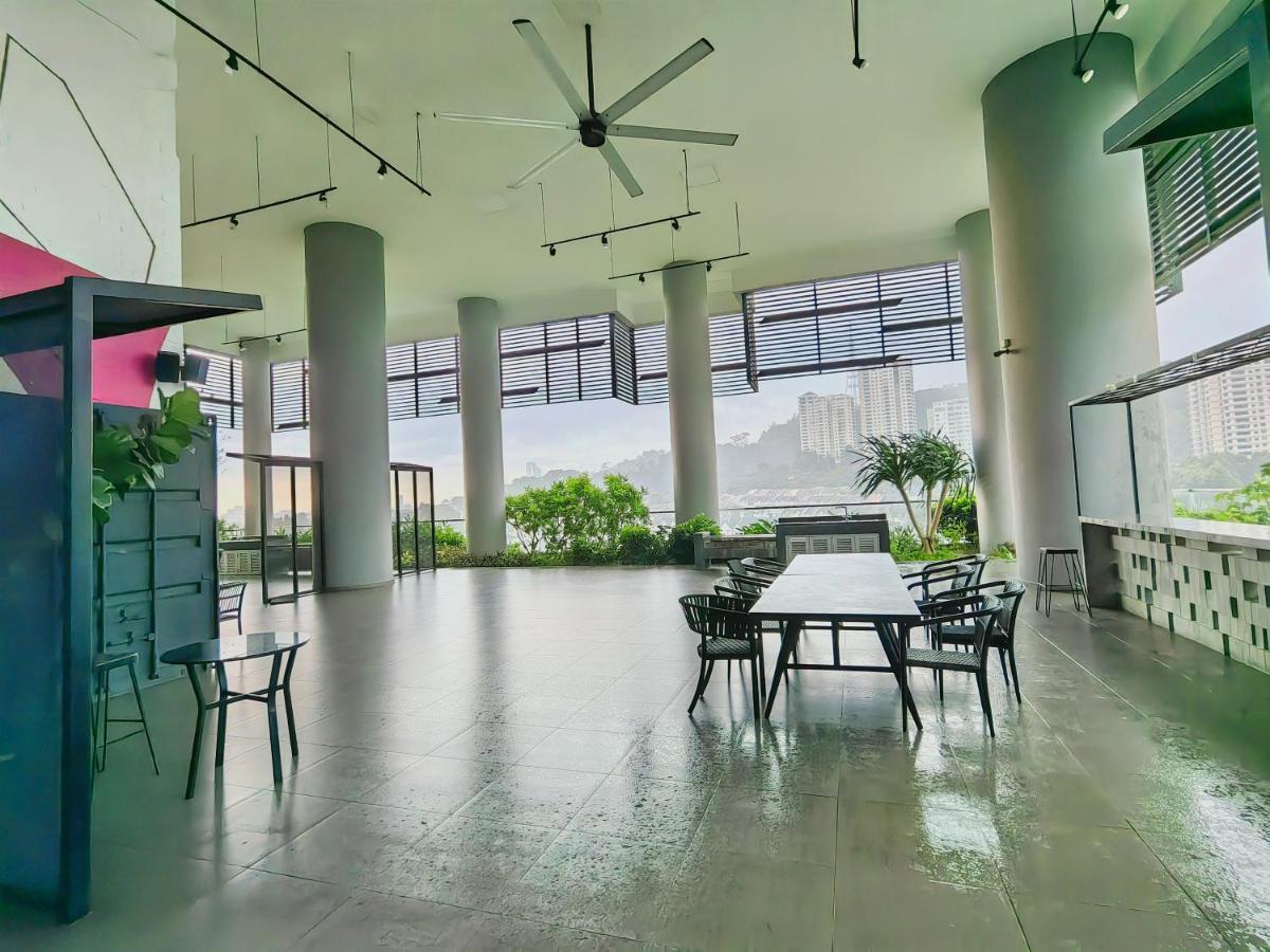 Petalz Luxury 10pax Mid Valley Old Klang Road Oug Klang Kl Kuala Lumpur