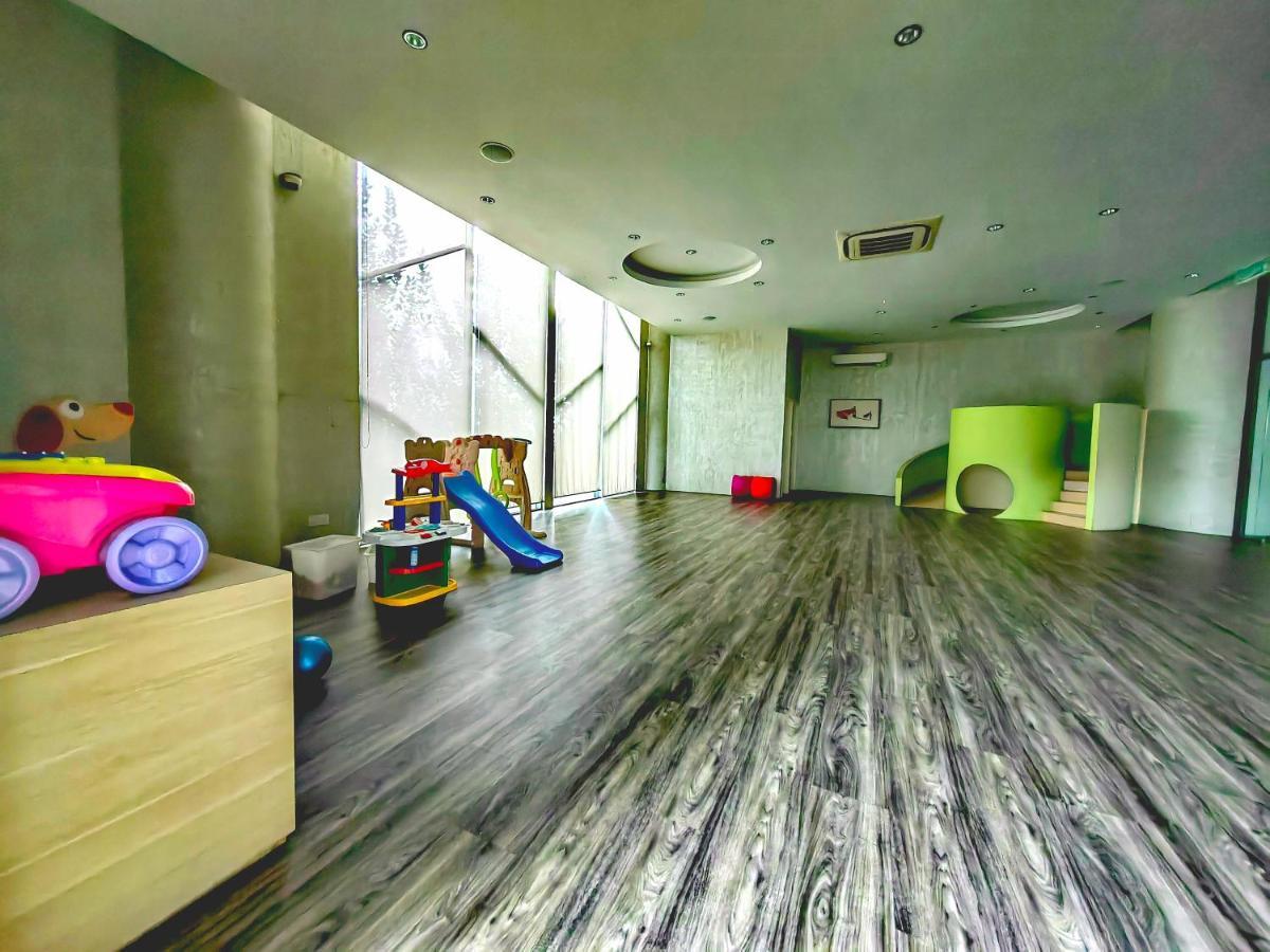 Petalz Luxury 10pax Mid Valley Old Klang Road Oug Klang Kl *