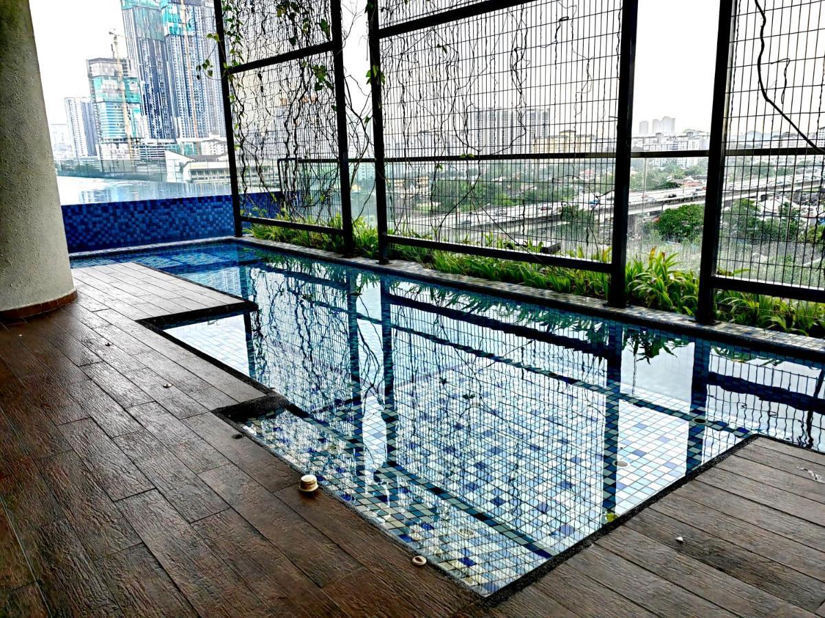 Apartment Petalz Luxury 10pax Mid Valley Old Klang Road Oug Klang Kl *